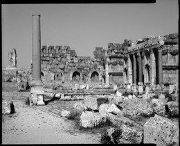 Architecture,-Baal,-Baalbek,-History,-Kaleidos,-Kaleidos-images,-La-parole-à-limage,-Laurent-Abad,-Romans,-Temples,-UNESCO,-World-Heritage,-Romans,-Temples,-UNESCO,-Temples,-Jupiter,-Jupiter-Heliopotanus,-Temple-of-Jupiter,-Columns