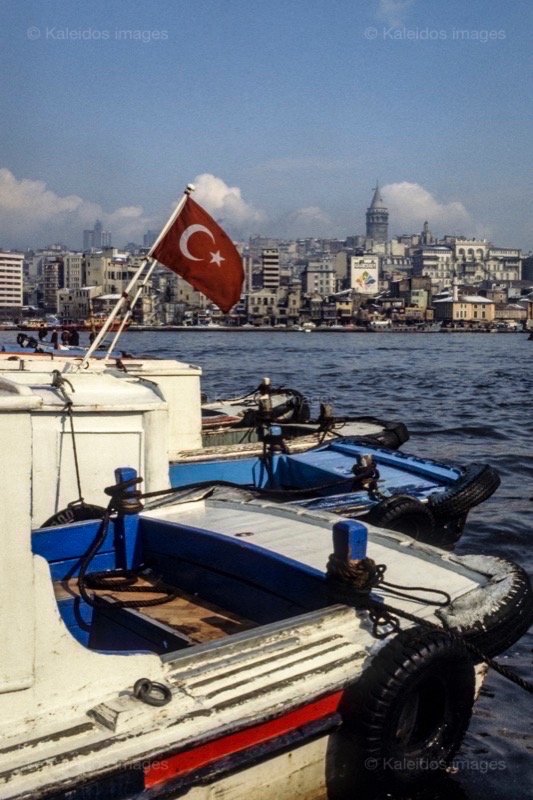Boats;Constantinople;Galata Tower;Flags;Galata Kulesi;La parole à l'image;Philippe Guéry