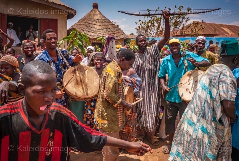 Africa;Benin;Crowds;Drums;Gaani;Griots;Kaleidos;Kaleidos images;Kilir;La parole à l'image;Royal Palace of Djougou;Tam-Tam;Tarek Charara;Traditions