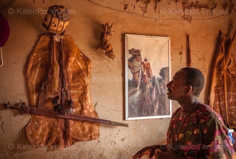 Africa;Amulets;Benin;Kaleidos;Kaleidos images;La parole à l'image;Lucky Charms;Man;Men;Moussa Atta;Pehonko;Talismans;Tarek Charara