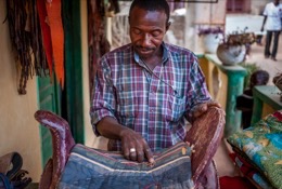Africa;Afrique;Amulets;Benin;Bénin;Fetish;Grigris;Hommes;Kaleidos;Kaleidos-images;La-parole-à-limage;Lucky-Charms;Man;Men;Moussa-Atta;Talismans;Tarek-Charara
