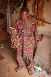 Africa;Amulets;Benin;Kaleidos;Kaleidos-images;La-parole-à-limage;Lucky-Charms;Man;Men;Moussa-Atta;Pehonko;Talismans;Tarek-Charara