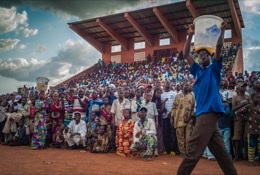 Africa;Afrique;Benin;Bénin;Football;Game;Kaleidos;Kaleidos-images;La-parole-à-limage;Match;Soccer;Spectateurs;Spectators;Tarek-ChararaAfrica;Benin;Football;Game;Kaleidos;Kaleidos-images;La-parole-à-limage;Match;Soccer;Spectators;Tarek-Charara