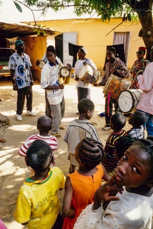 Africa;Baatonbou;Baatonou;Bariba;Benin;Dance;Dancers;Drums;Kaleidos;Kaleidos images;La parole à l'image;Music;Tam Tam;Tams Tams;Tarek Charara