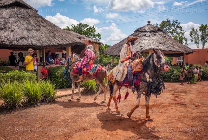 Africa;Baseno Djowou;Benin;Gaani;Horseman;Horsemen;Horses;Kaleidos;Kaleidos images;La parole à l'image;Rachid Fousséni;Rachidou Fousséni;Riders;Tarek Charara