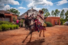 Africa;Baseno-Djowou;Benin;Gaani;Horseman;Horsemen;Horses;Kaleidos;Kaleidos-images;La-parole-à-limage;Riders;Tarek-Charara;Tourists