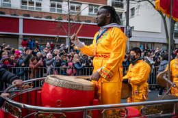 13e-arrondissement;13th-arrondissement;Année-du-Lapin;Barriers;Barrières;Chinatown;Chinese-New-Year;Chinese-culture;Culture-chinoise;Cymbales;Cymbals;Drum;Drums;France;Fête-traditionnelle;Kaleidos;Kaleidos-images;La-parole-à-limage;Lapin-deau;Lunar-New-year;Musicians;Musiciens;Nouvel-an-chinois;Nouvel-an-lunaire;Parade;Paris;Percussionist;Percussionniste;Quartier-chinois;Spectateurs;Spectators;Stories-Pictures;Tambour;Tambours;Tenue-jaune;Traditional-festival;Water-Rabbit;Year-of-the-Rabbit;Yellow-outfit;défilé-13e-arrondissement;13th-arrondissement;Ann�e-du-Lapin;Barriers;Barri�res;Chinatown;Chinese-New-Year;Chinese-culture;Culture-chinoise;Cymbales;Cymbals;Drum;Drums;France;F�te-traditionnelle;Kaleidos;Kaleidos-images;La-parole-�-limage;Lapin-deau;Lunar-New-year;Musicians;Musiciens;Nouvel-an-chinois;Nouvel-an-lunaire;Parade;Paris;Percussionist;Percussionniste;Quartier-chinois;Spectateurs;Spectators;Stories-Pictures;Tambour;Tambours;Tenue-jaune;Traditional-festival;Water-Rabbit;Year-of-the-Rabbit;Yellow-outfit;d�fil�