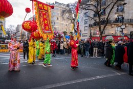 13e-arrondissement;-Année-du-Lapin;-Associations;-Banderole;-Caractères-chinois;-Costumes-colorés;-Culture-chinoise;-Défilé;-Fête-traditionnelle;-France;-Kaleidos;-Kaleidos-images;-La-parole-à-limage;-Lanternes-rouges;-Lapin-deau;-Nouvel-an-chinois;-Nouvel-an-lunaire;-Paris;-Participants;-Quartier-chinois;-Spectateurs;-Stories-Pictures;-Tarek-Charara