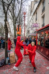 13e-arrondissement;-Année-du-Lapin;-Arbre;-Bonheur;-Chapelet-de-pétards;-Combinaisons-rouges;-Culture-chinoise;-Danse;-Démons;-Échelle;-Fête-traditionnelle;-France;-Fumée;-Kaleidos;-Kaleidos-images;-La-parole-à-limage;-Lanternes;-Lapin-deau;-Masque;-Nouvel-an-chinois;-Nouvel-an-lunaire;-Paix;-Papier-rouge;-Paris;-Participants;-Pétards;-Pétards-du-Nouvel-an;-Quartier-chinois;-Stories-Pictures;-Tarek-Charara;-Tradition